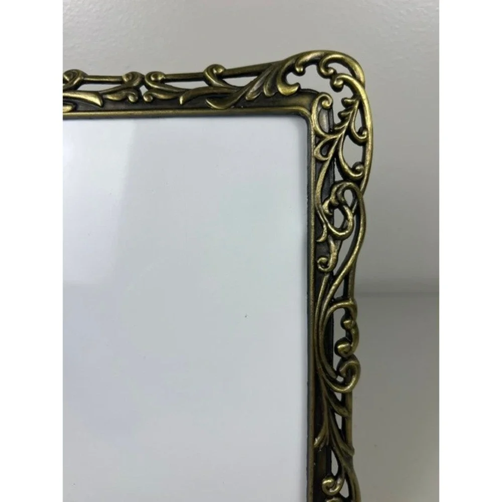 Vintage Ornate Filigree Metal Picture Frame Antiqued Brass 5x7 Tabletop Decor
